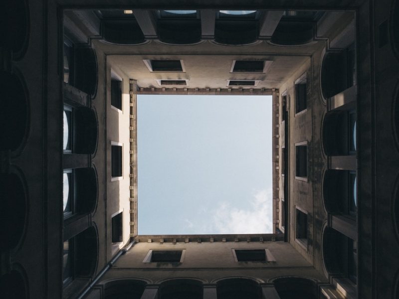 Modelowanie finansowe dla małej firmy – prognozowanie przepływów pieniężnych